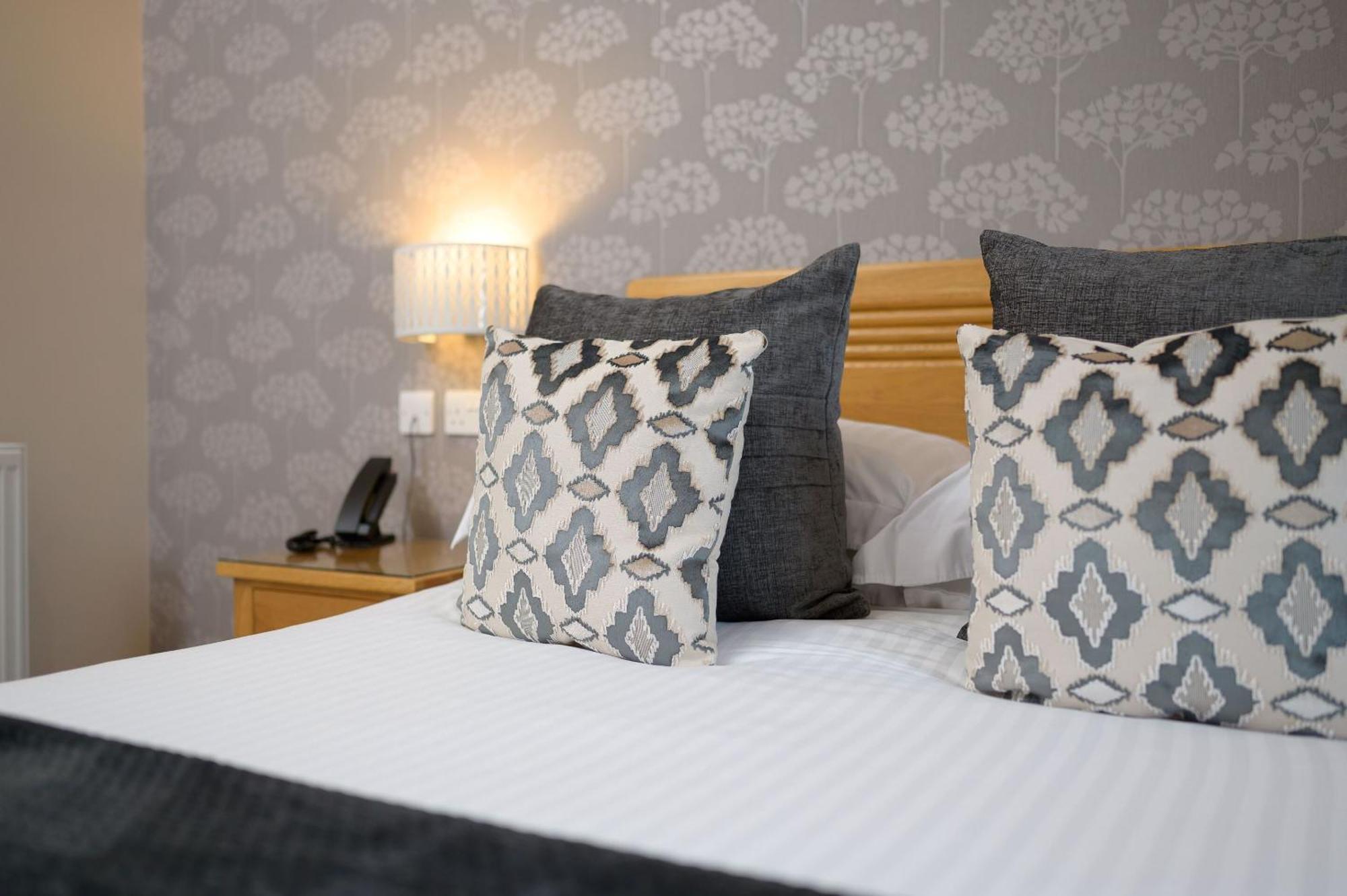 The Britannia Inn & Waves Restaurant St Austell Room photo