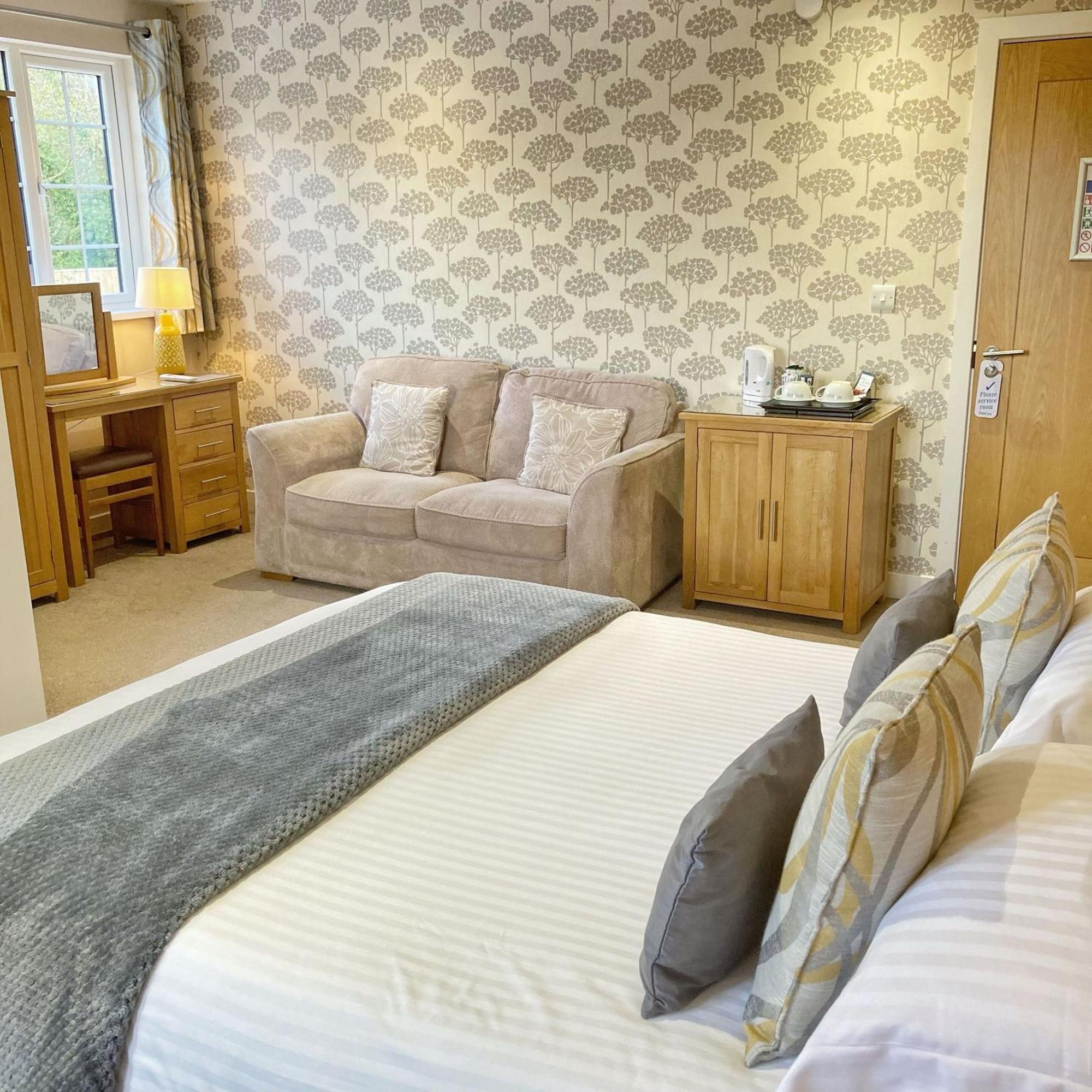 The Britannia Inn & Waves Restaurant St Austell Room photo