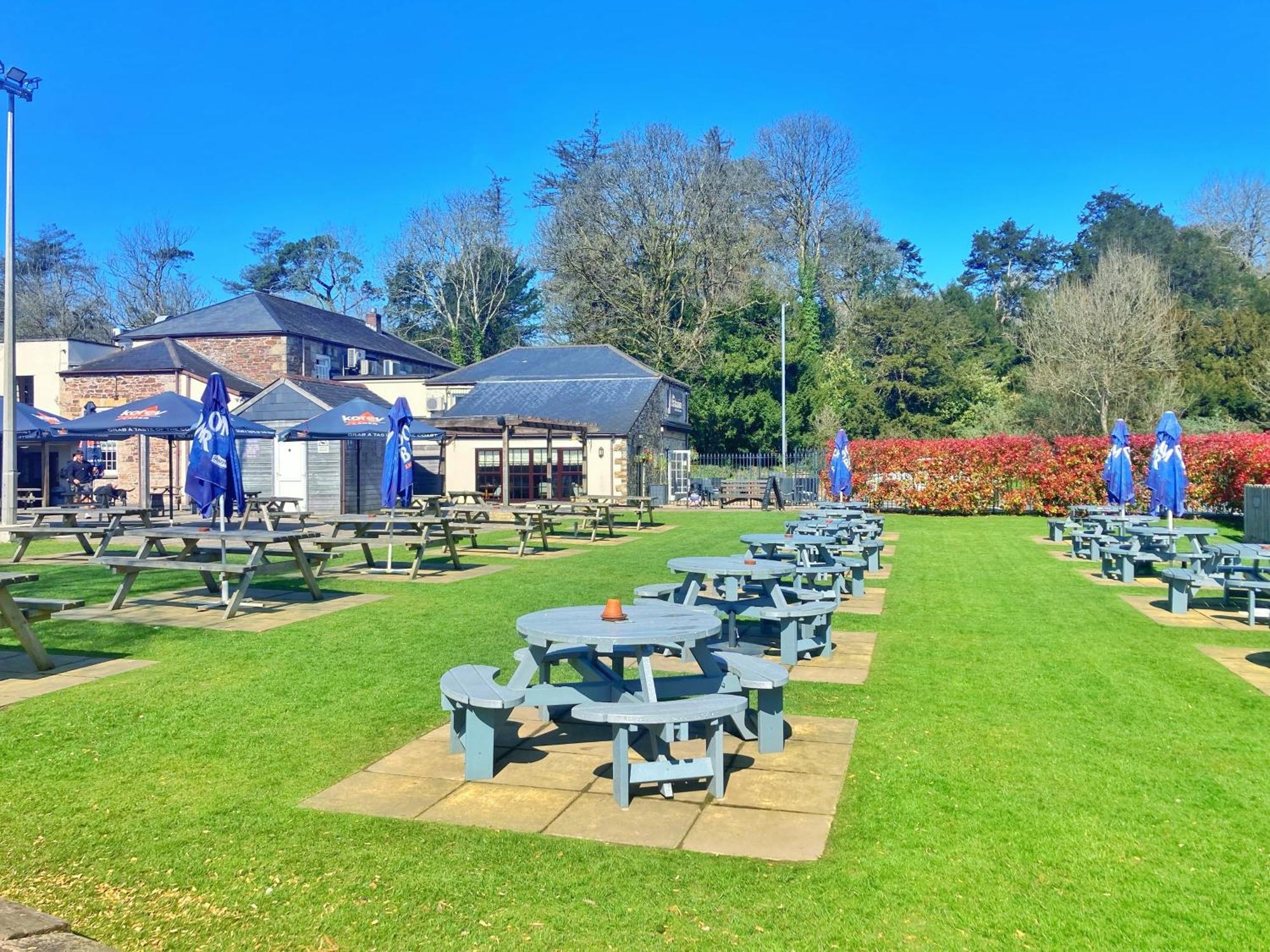 The Britannia Inn & Waves Restaurant St Austell Exterior photo